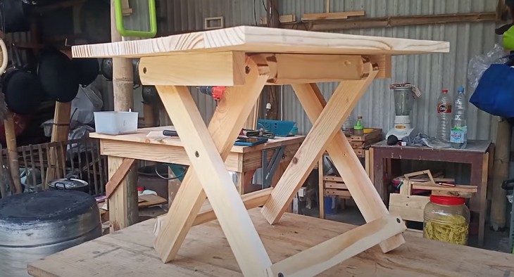 DIY Building A Folding Picnic Table From A Pallet Wood
