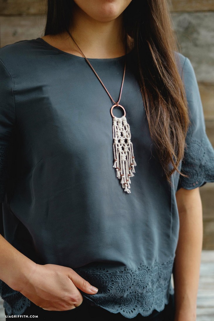 Simple DIY Macrame Necklace