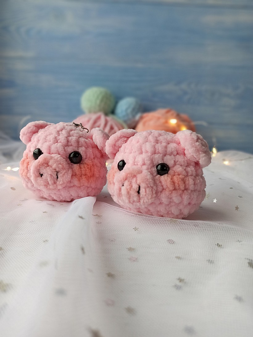 Crochet Amigurumi Pig Keychain Pattern