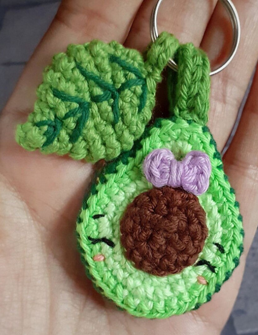 Crochet Avocado Keychain Pattern 