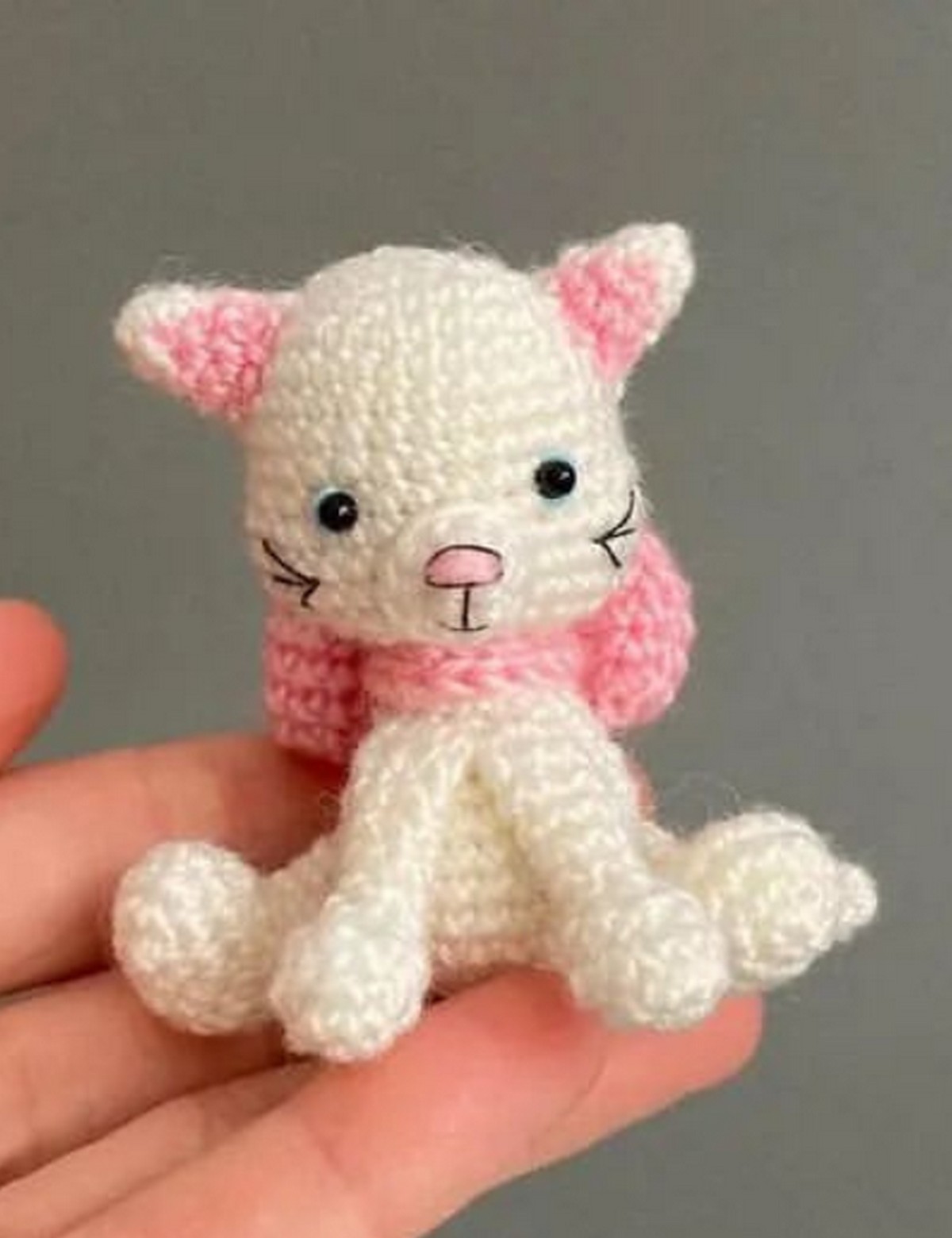 Crochet Little White Kitty Pattern