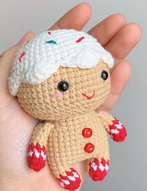 Crochet Mini Gingerbread Pattern