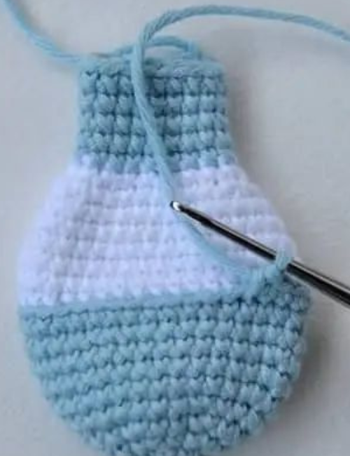 Crochet Snowman Booch Pattern (1)