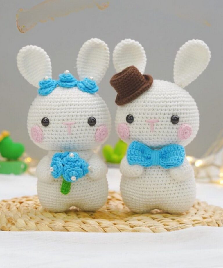 Crochet Couple Bunny Pattern To Give As Gift