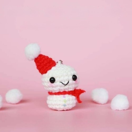Crochet Mini Snowman Amigurumi Pattern