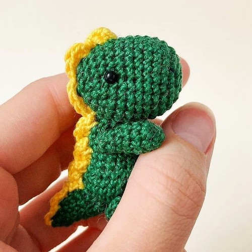 Free Crochet Dino Amigurumi Pattern