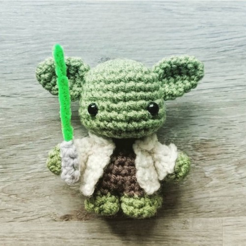 Crochet Baby Yoda Amigurumi Pattern