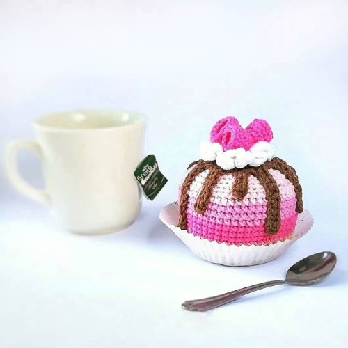 Crochet Cake Amigurumi Pattern