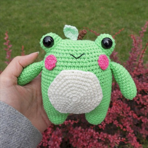 Crochet Frog Amigurumi Pattern