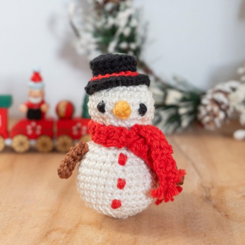 Crochet Snowman Ornament Amigurumi Pattern