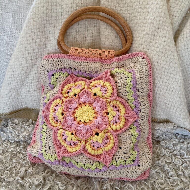5 Crochet Tote Bag Patterns To Hold Smaller Things