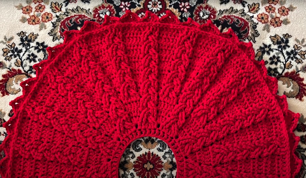 Crochet Braided Christmas Tree Skirt (2)