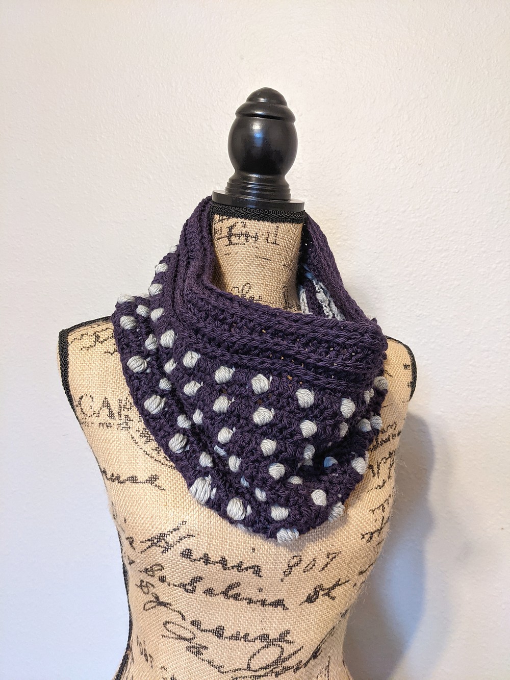Crochet Polka Dot Puffs Cowl Pattern