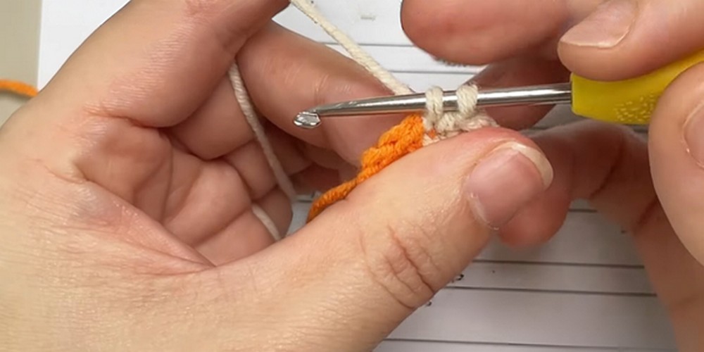 Crochet Cat Keychain step 3
