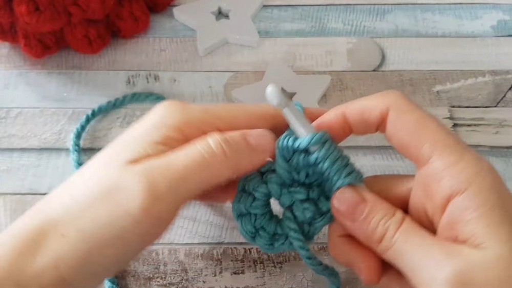 Crochet Christmas Bobble Tree step 3