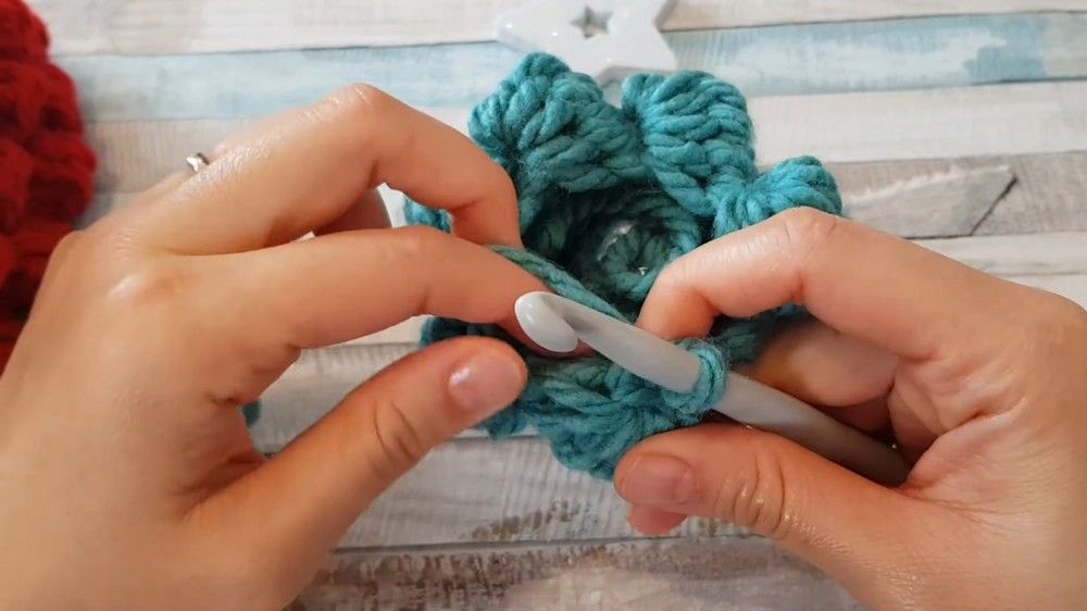 Crochet Christmas Bobble Tree step 4