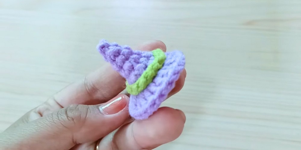 Crochet Mini Witch Hat step 6
