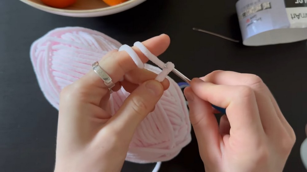 Cute Crochet Easter Bunny Amigurumi step 1
