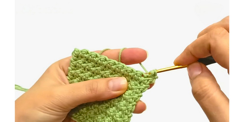 Easy Crochet Coin Purse For Beginners step 3