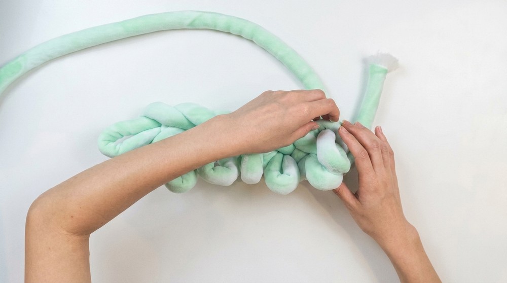 Useful Crochet Bag Pattern Made With Chunky Yarn