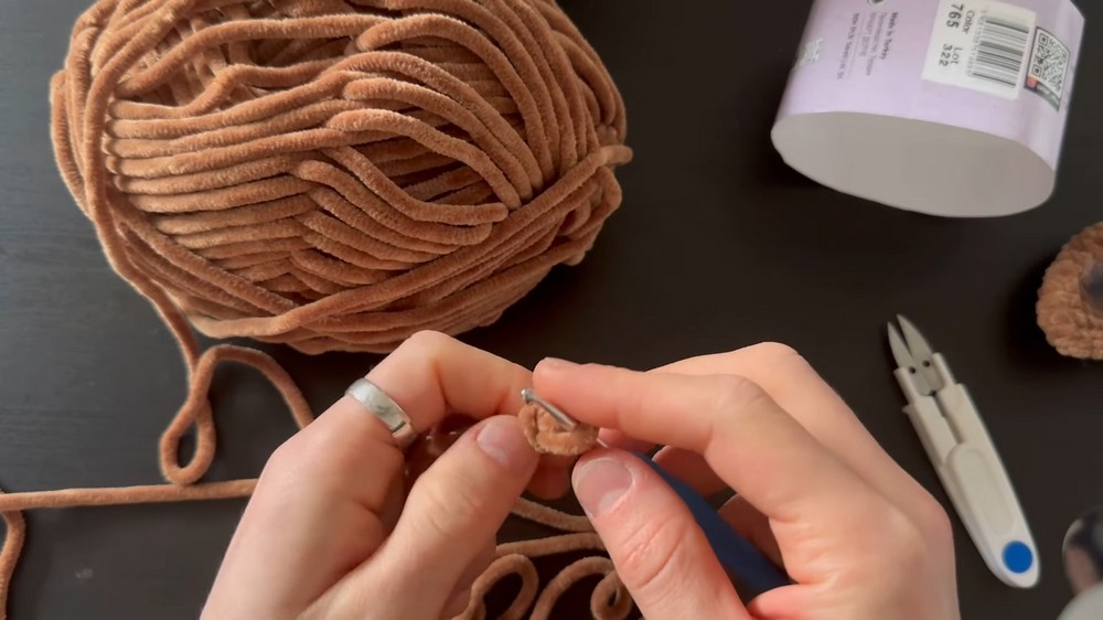 crochet teddy bear step 1