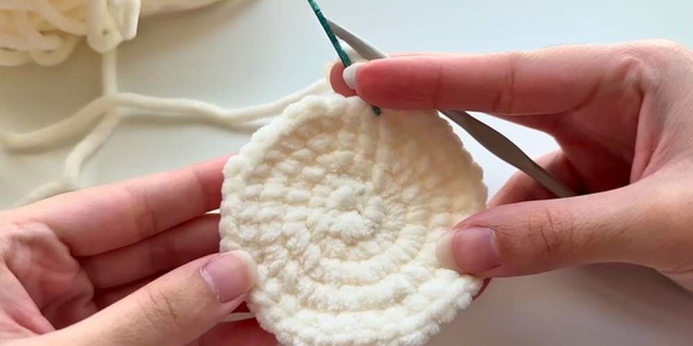 Crochet Bunny Holding Heart step 2