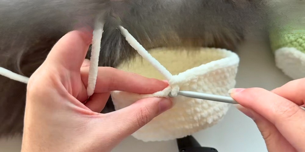 Crochet Bunny Holding Heart step 3