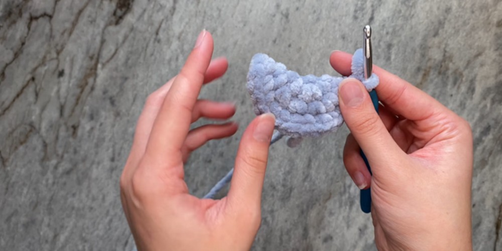 Crochet Crescent Moon Amigurumi step 4