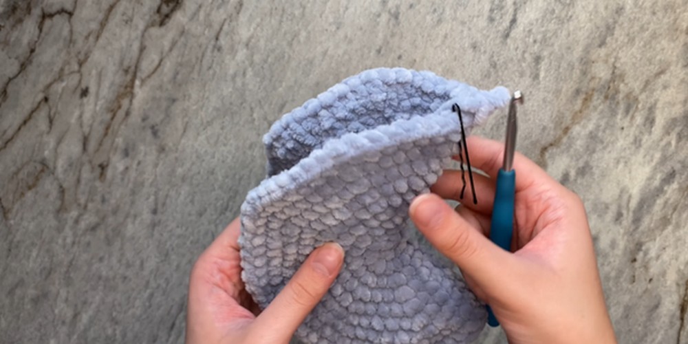 Crochet Crescent Moon Amigurumi step 5