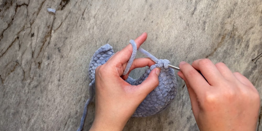 Crochet Crescent Moon Amigurumi step 6