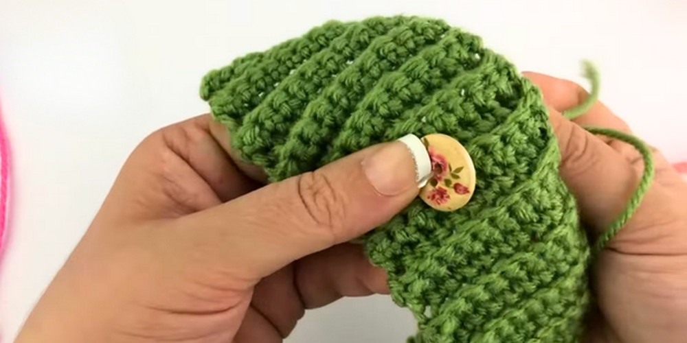 Crochet Cup Cozy step 5