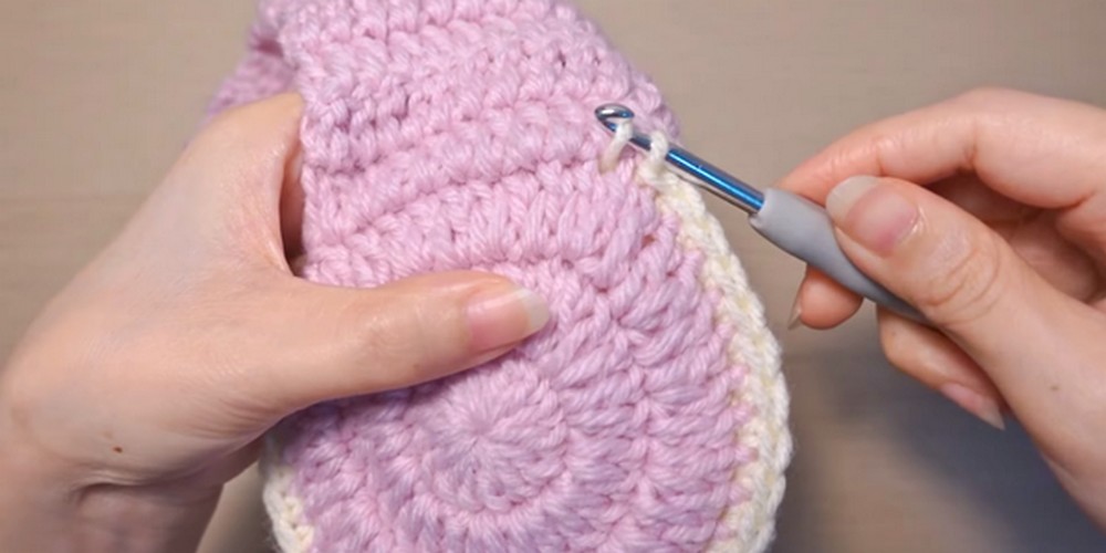 Crochet Earmuffs step 4
