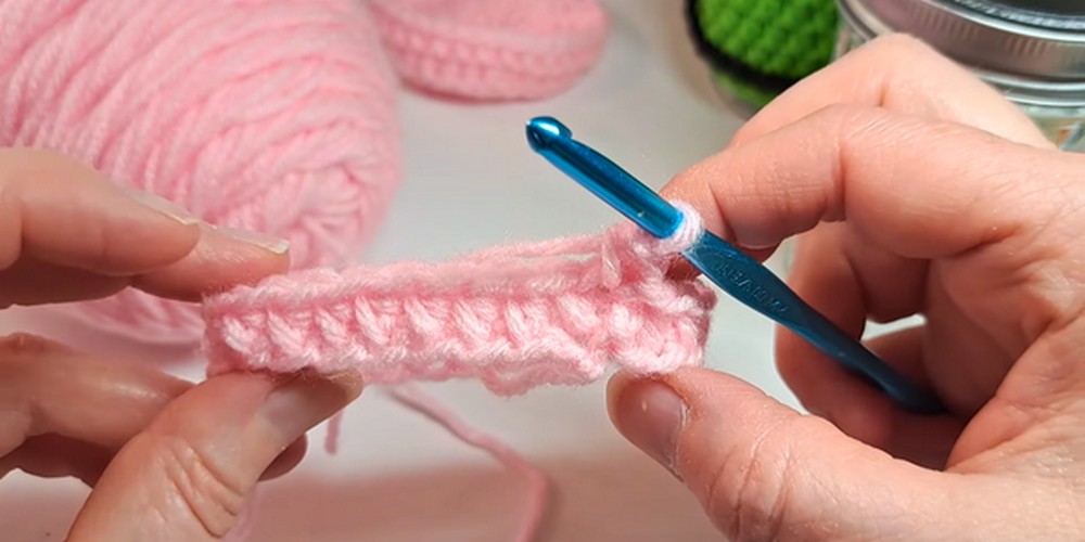 Crochet Easter Bunny Jar Cozy step 4