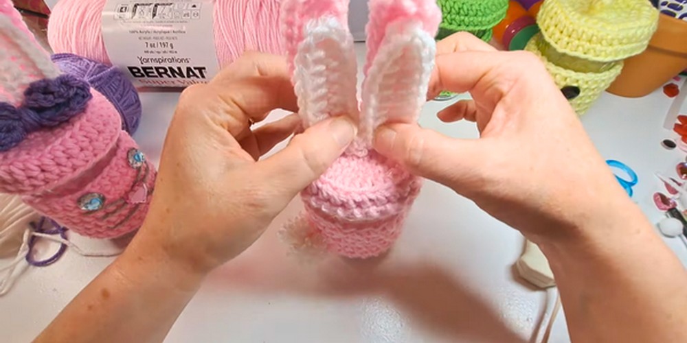 Crochet Easter Bunny Jar Cozy step 5