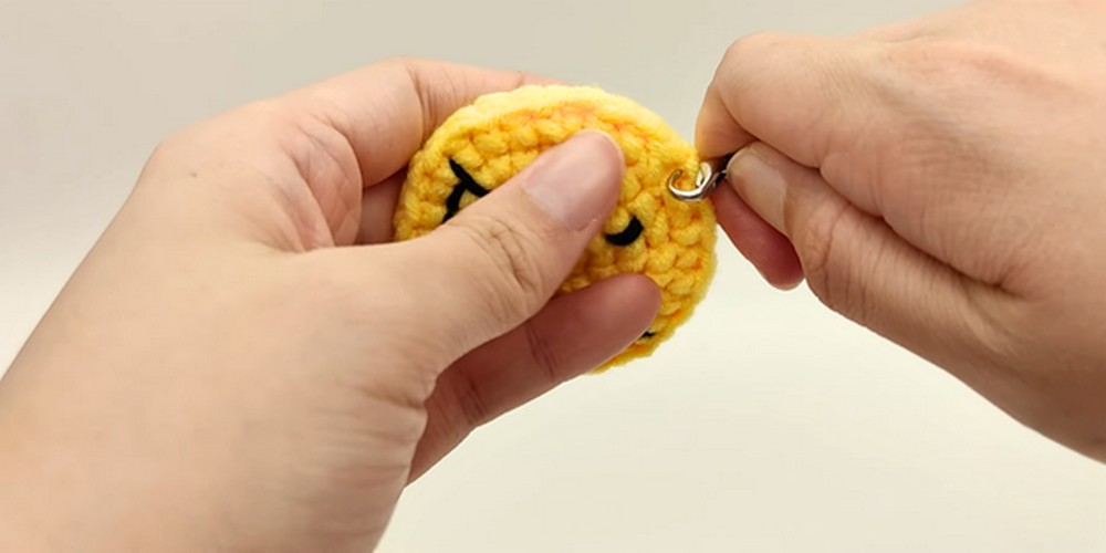 Crochet Emoji Keychain step 6