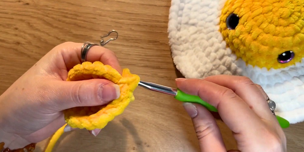Crochet Fried Egg Amigurumi Pattern step 2
