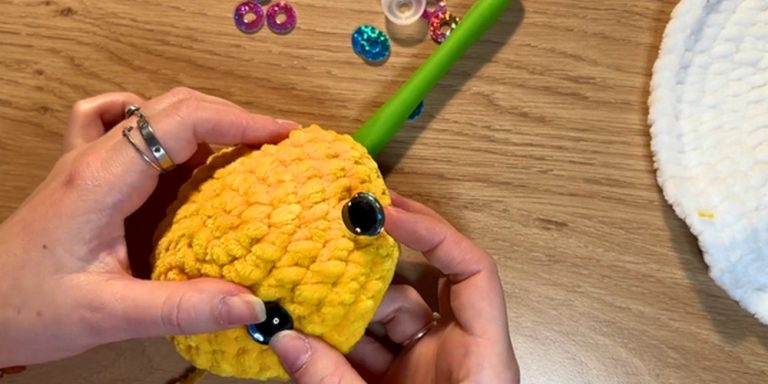 Crochet Fried Egg Amigurumi Pattern step 4