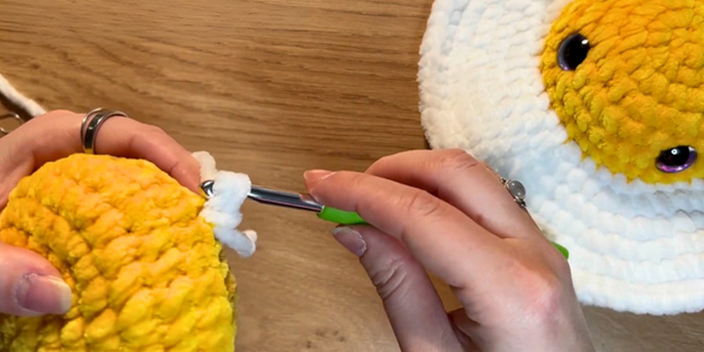 Crocheta Fried Egg Amigurumi Pattern step 5