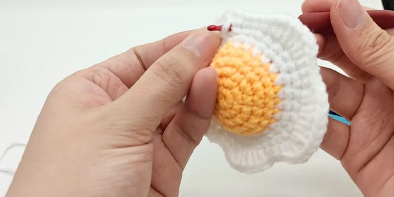 Crochet Fried Egg Keychain step 6