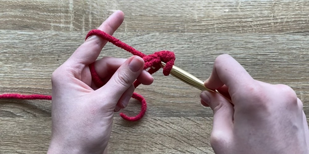 Crochet Giant Satrawberry step 1
