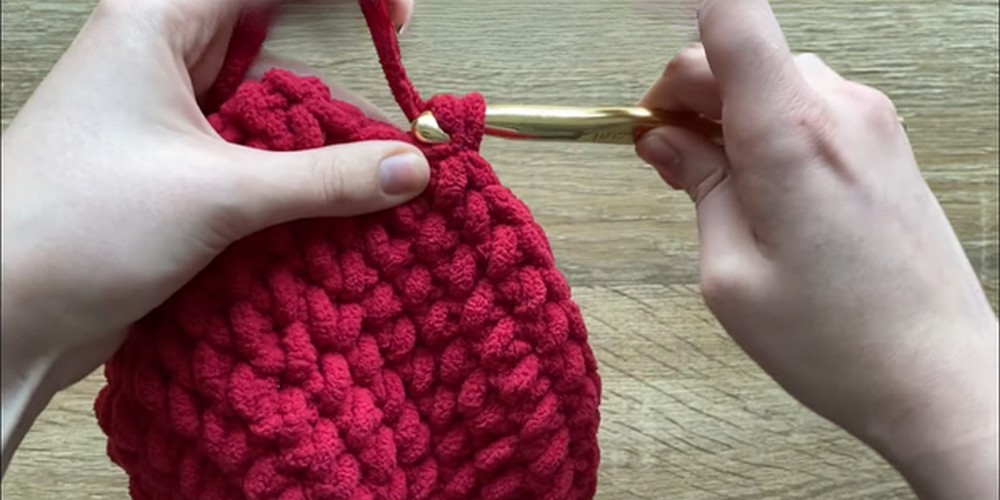 Crochet Giant Strawberry step 2