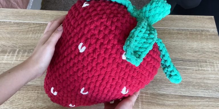 Crochet Giant Strawberry step 6
