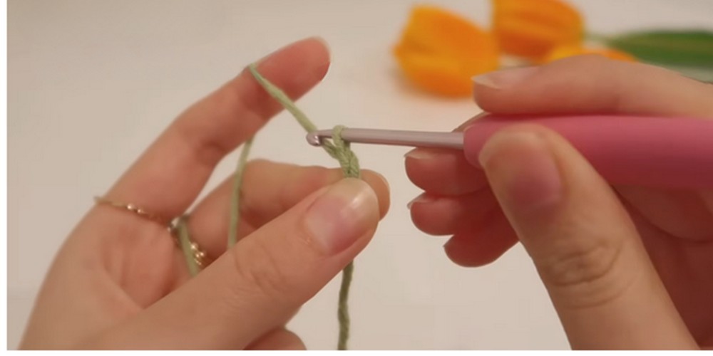 Crochet Headphone Sprout step 1
