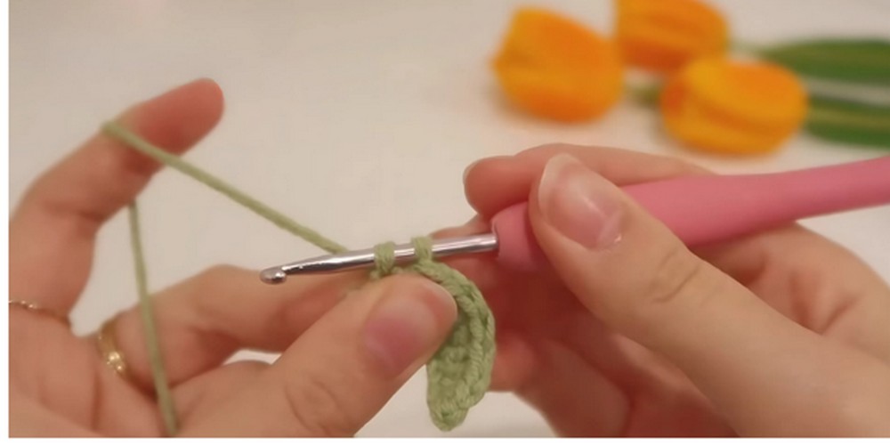 Crochet Headphone Sprout step 2