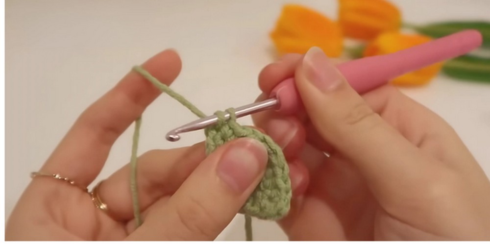 Crochet Headphone Sprout step 3