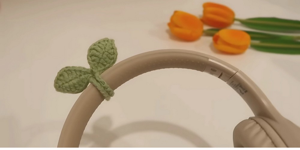 Crochet Headphone Sprout step 6