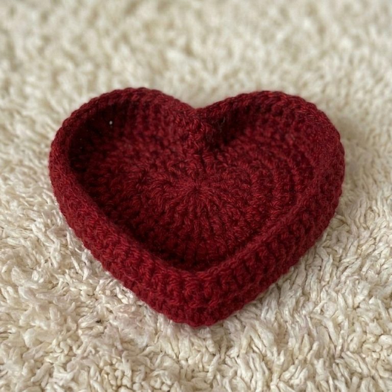 Crochet Heart Trinket Tray Very Easy Beginner Tutorial 9
