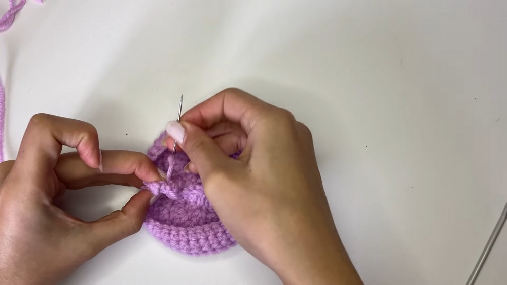 Crochet Heart Trinket Tray step 5