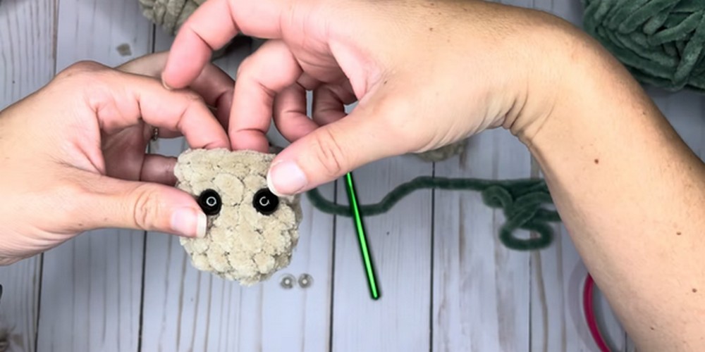 Crochet Kawaii Mushroom Popper step 3