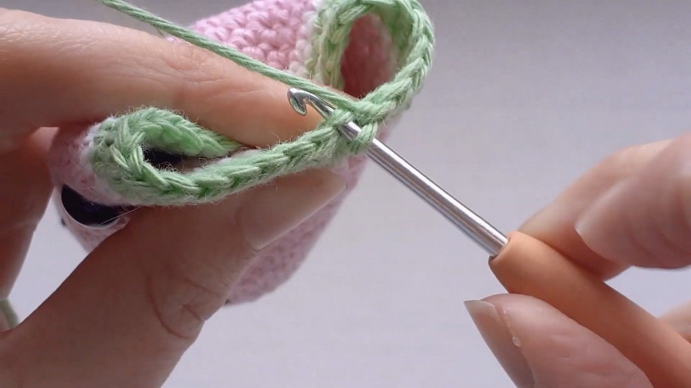 Crochet Kawaii Popsicle Stick step 5